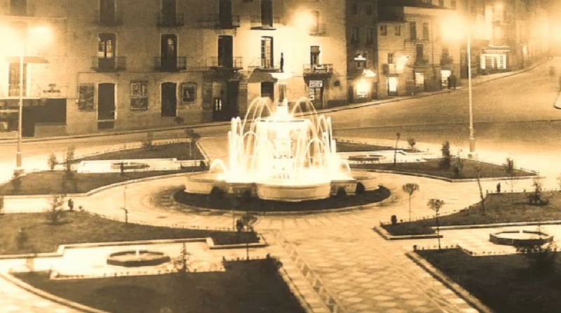 Plaza de la Constitucin - Plaza de la Constitucin. Foto antigua