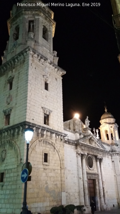 Baslica de San Ildefonso - Baslica de San Ildefonso. De noche