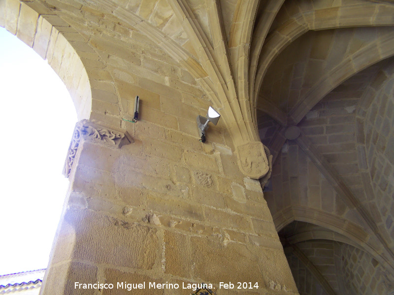 Colegiata de Santa Mara de los Reales Alczares. Claustro - Colegiata de Santa Mara de los Reales Alczares. Claustro. 