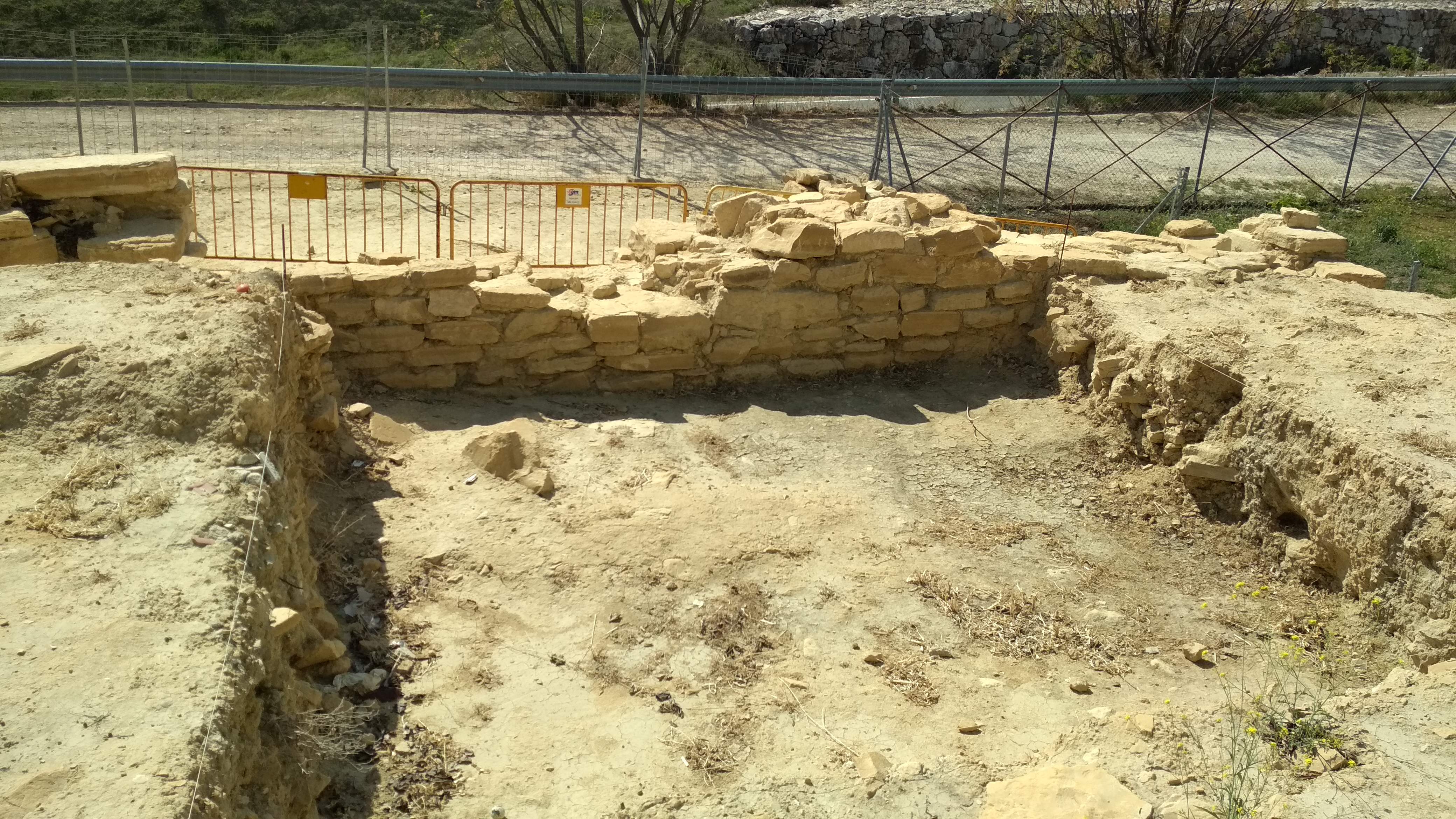 Anfiteatro Romano de Obulco - Anfiteatro Romano de Obulco. 