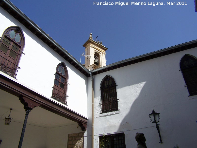 Iglesia de San Andrs - Iglesia de San Andrs. Espadaa desde el patio