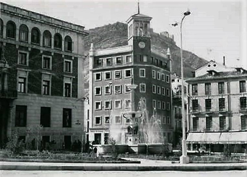 Fuente de la Glorieta de Blas Infante - Fuente de la Glorieta de Blas Infante. Foto antigua