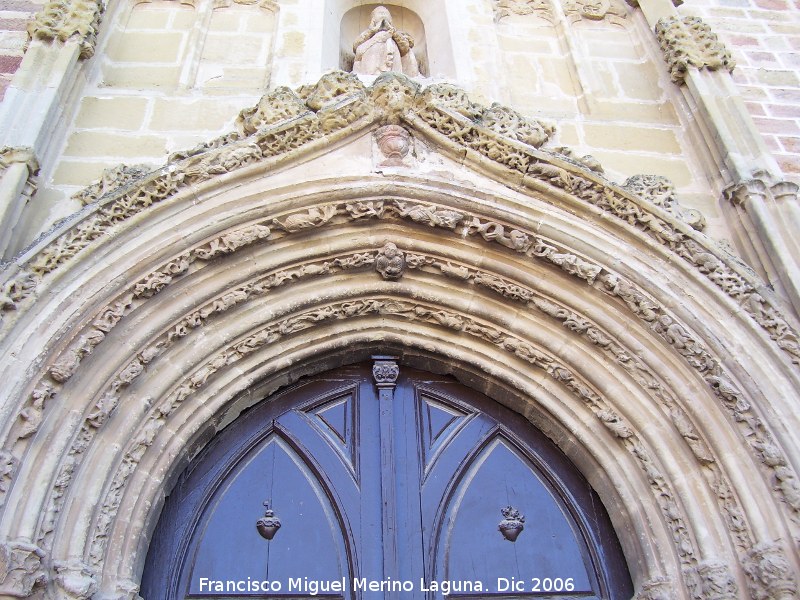 Convento de la Coronada - Convento de la Coronada. Actual portada de la Iglesia de Santa Mara de Linares