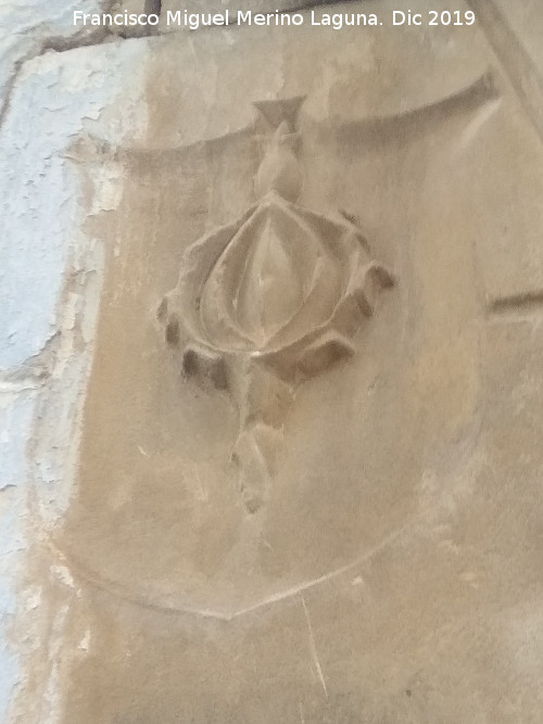 Casa de la Calle Cobos n 2 - Casa de la Calle Cobos n 2. Escudo izquierdo