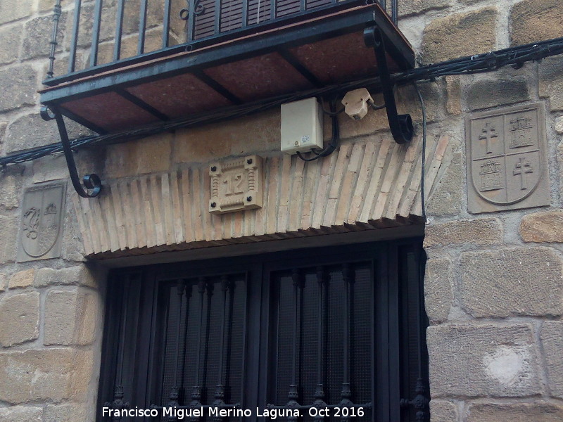 Casa de la Calle Santa Ana Ejido n 12 - Casa de la Calle Santa Ana Ejido n 12. Escudos