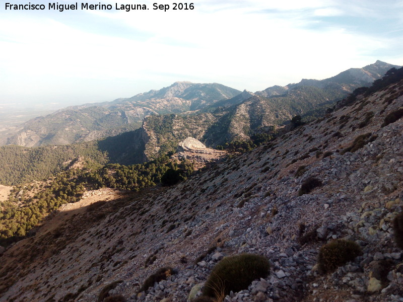 Rayal - Rayal. Vistas desde su ladera hacia el Este