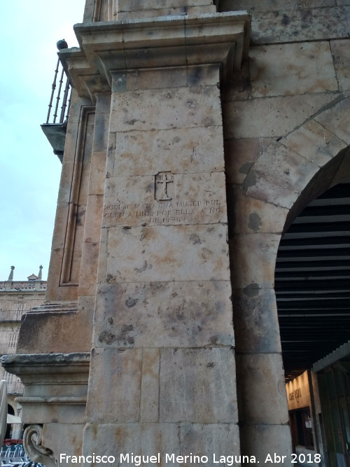 Plaza Mayor - Plaza Mayor. Cruz de un asesinato