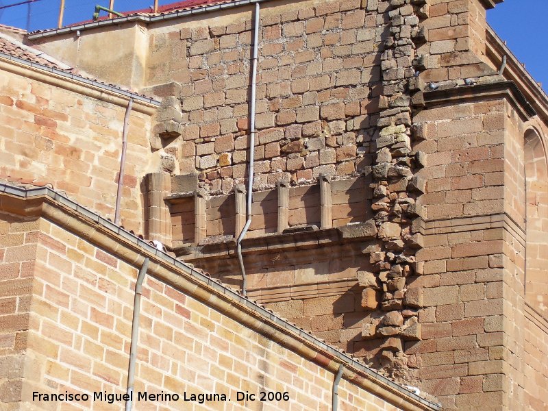 Baslica de Santa Mara la Mayor - Baslica de Santa Mara la Mayor. Comienzo de arcos, restos de la iglesia sin terminar