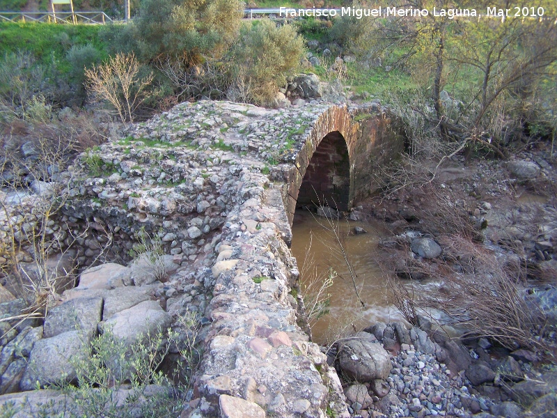 Puente romano de Vadollano - Puente romano de Vadollano. Ojo pequeo