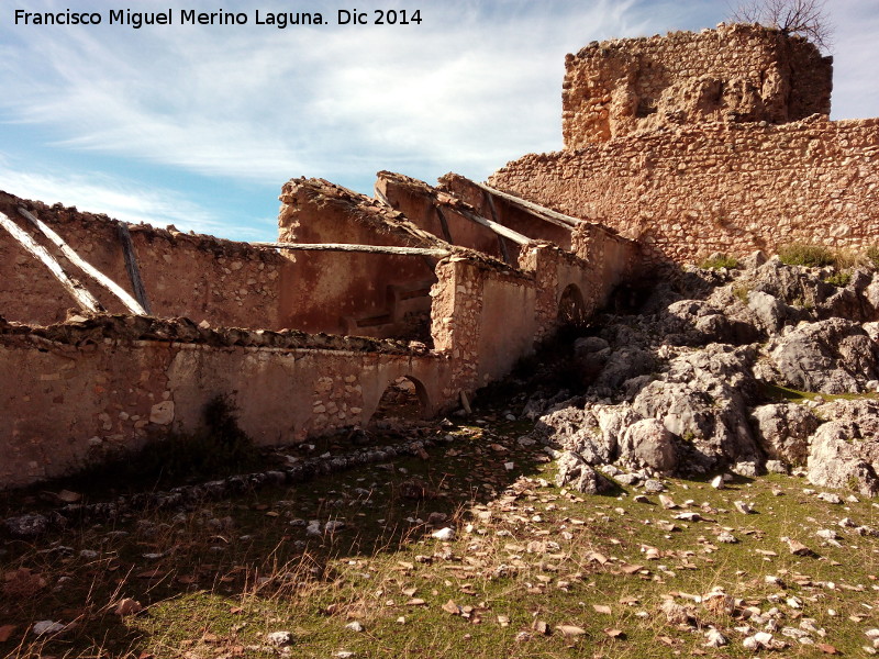 Castillo de Mata Bejid. Patio de Armas - Castillo de Mata Bejid. Patio de Armas. Zaurdas