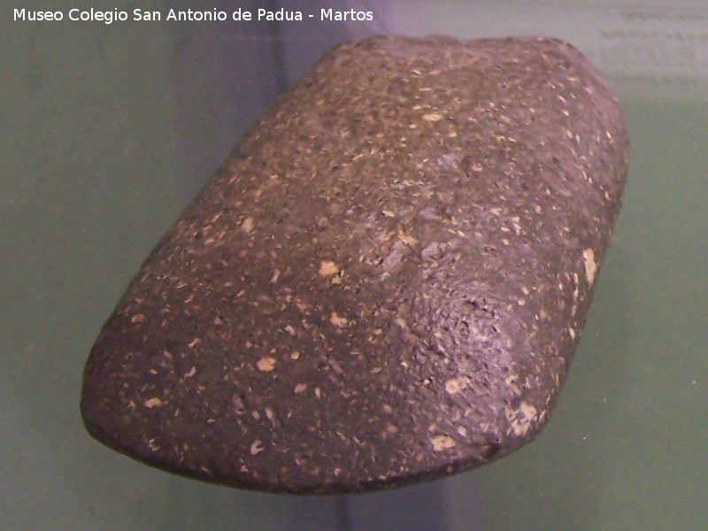 Historia de Martos - Historia de Martos. Hacha. Museo Colegio San Antonio de Padua - Martos