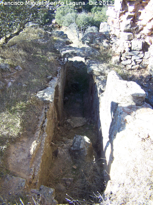 Castillo de Torre Alver - Castillo de Torre Alver. Pasillo de entrada a la Torre del Homenaje