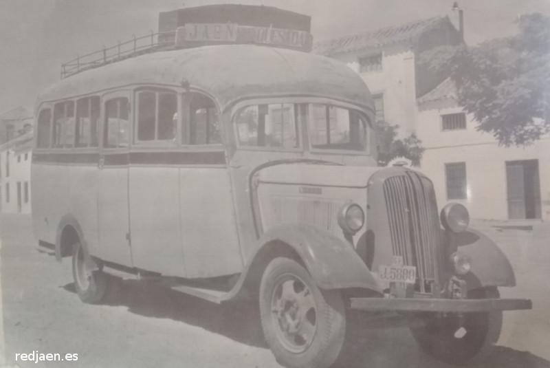 Historia de Quesada - Historia de Quesada. Autobus Jan Quesada. Foto antigua