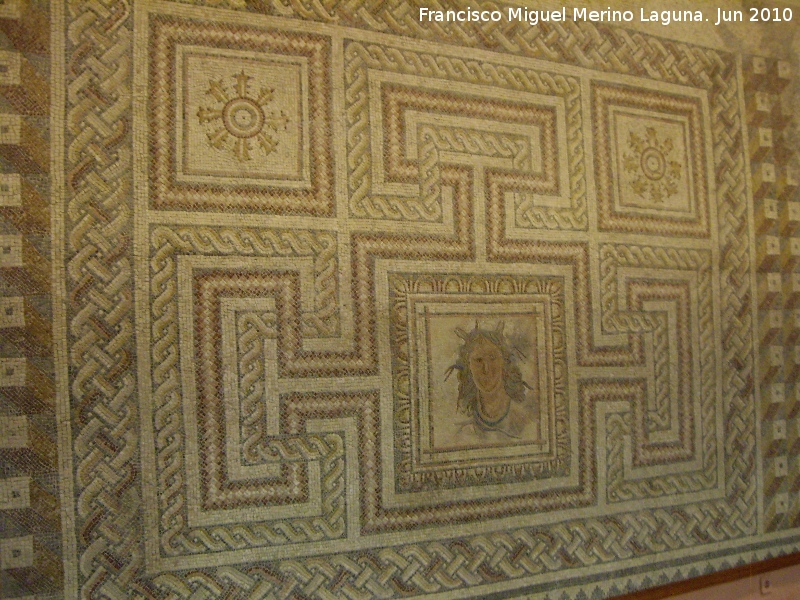 Villa Romana de Bruel - Villa Romana de Bruel. Mosaico romano siglos III-IV d.C. Museo Provincial de Jan