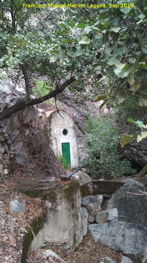 Cascada de la Graja - Cascada de la Graja. Caseta de captacin