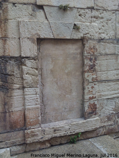 Catedral de Jan. Mina de Agua Sur - Catedral de Jan. Mina de Agua Sur. Ventana cegada