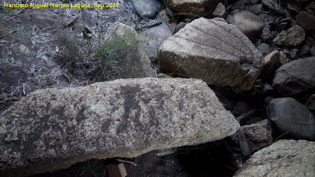 Molino de Juan de las Vacas - Molino de Juan de las Vacas. Piedras de molino