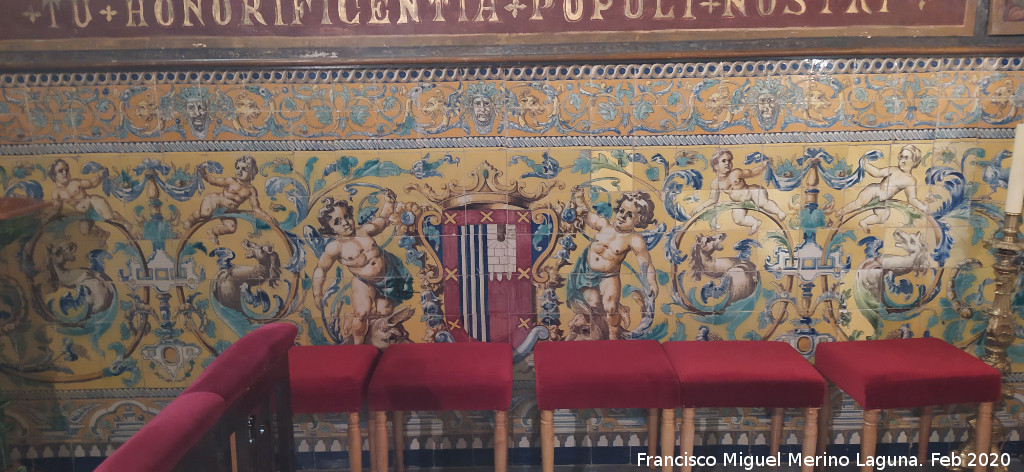 Bas�lica de San Ildefonso. Capilla de la Virgen de la Capilla - Bas�lica de San Ildefonso. Capilla de la Virgen de la Capilla. Azulejos de la derecha