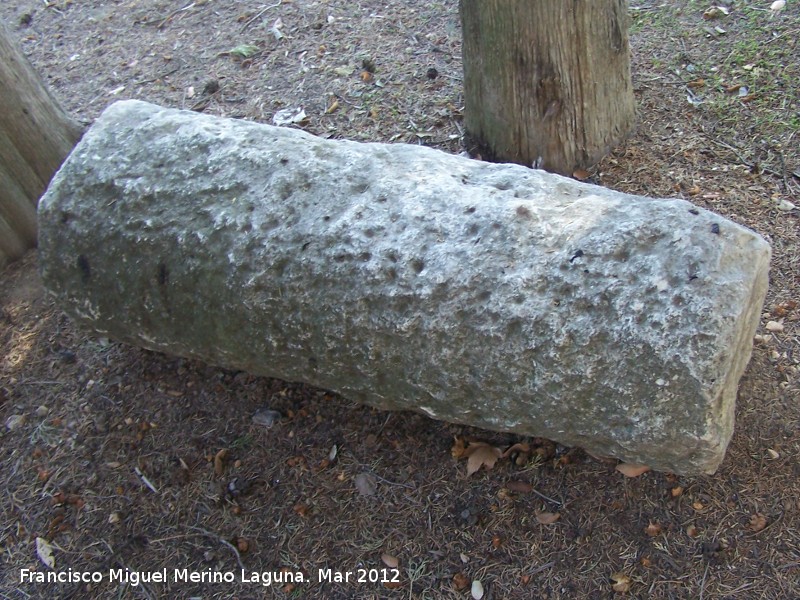 Paseo de los Adoquines - Paseo de los Adoquines. Piedra a modo de banco