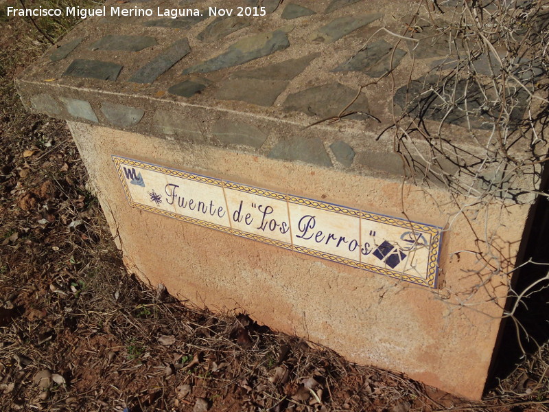 Fuente de los Perros - Fuente de los Perros. Azulejos