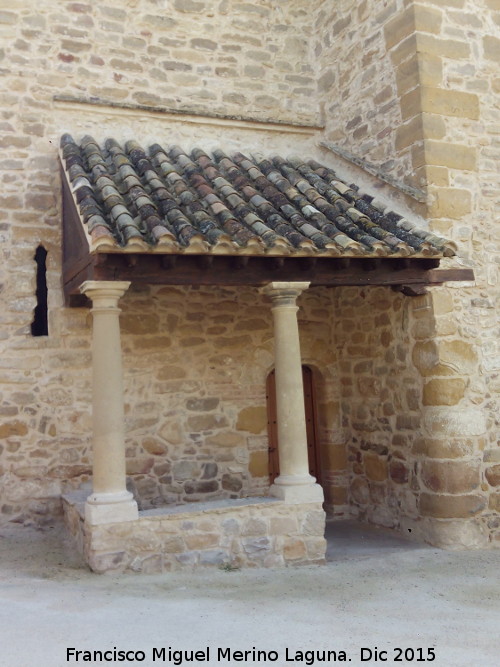 Castillo de Lopera. Torre de Santa Mara - Castillo de Lopera. Torre de Santa Mara. Porche de la entrada y puerta abierta en el siglo XVI