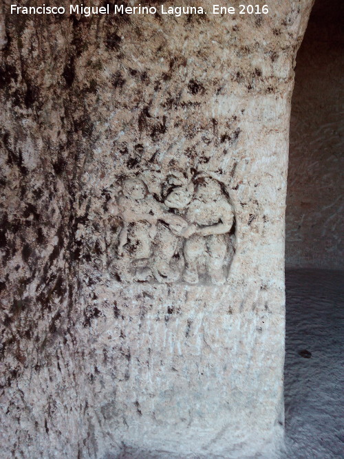 Casa Cueva Tallada del Tajo del Hacha - Casa Cueva Tallada del Tajo del Hacha. Relieve