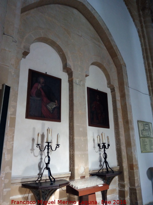 Catedral de Baeza. Puerta Gtica cegada - Catedral de Baeza. Puerta Gtica cegada. Al interior