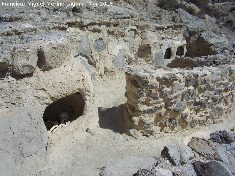 Castelln Alto. Ladera Este - Castelln Alto. Ladera Este. Sepulturas y viviendas