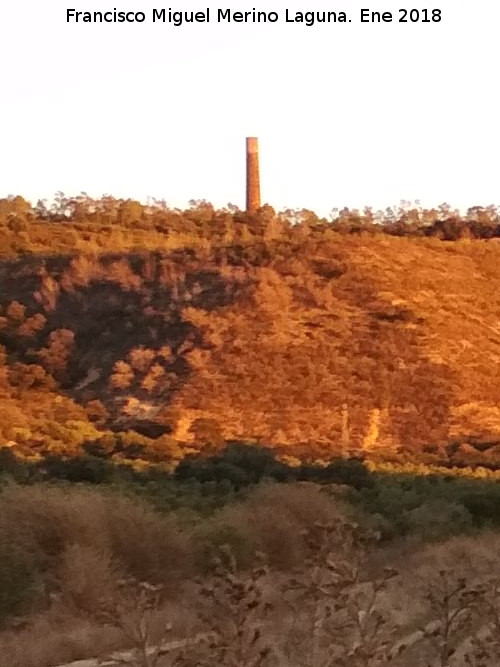 Chimenea Grande de la Cruz - Chimenea Grande de la Cruz. Desde el Hoyo de San Bartolom