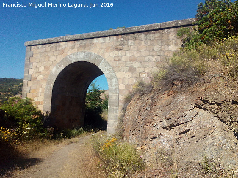 Viaducto de la Aquisgrana - Viaducto de la Aquisgrana. Arco pequeo