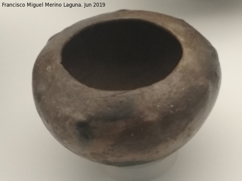 Cuesta del Negro - Cuesta del Negro. Vaso 1.900-1.600 a.C. Museo Arqueolgico de Granada