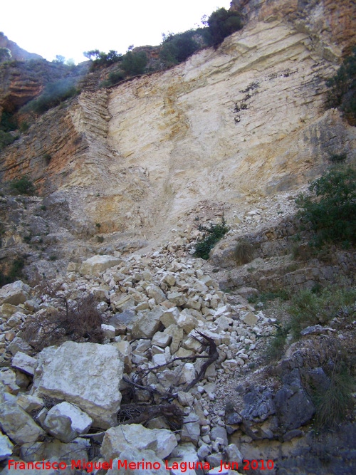 Can del Quiebrajano - Can del Quiebrajano. Derrumbe de la pared rocosa por las lluvias