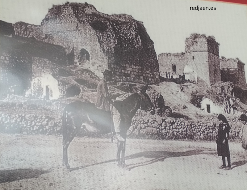 Castillo de los Guzmanes - Castillo de los Guzmanes. Foto antigua