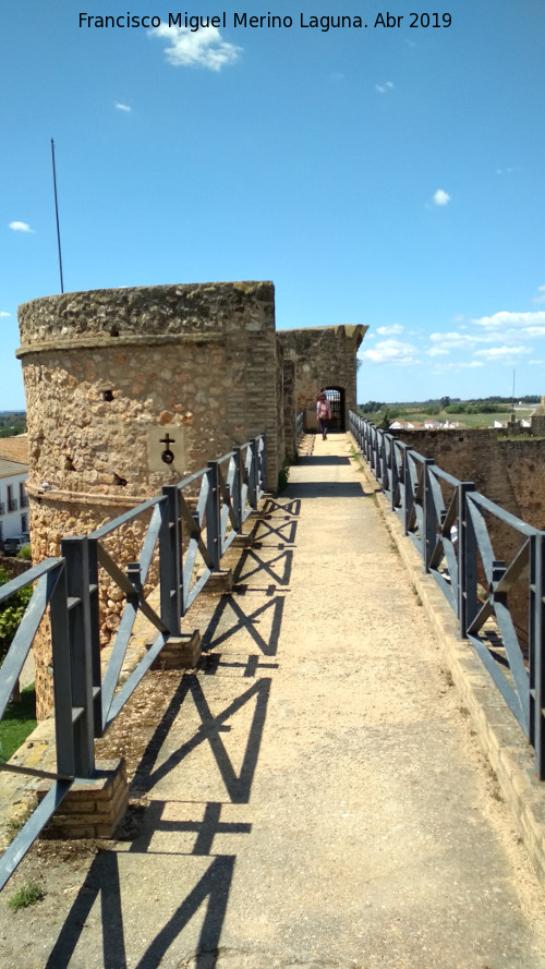 Castillo de los Guzmanes - Castillo de los Guzmanes. Adarve sur