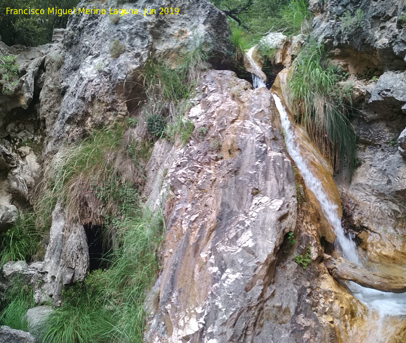 Aguascebas Grande - Aguascebas Grande. Cascada aguas arriba de la Cueva del Peinero