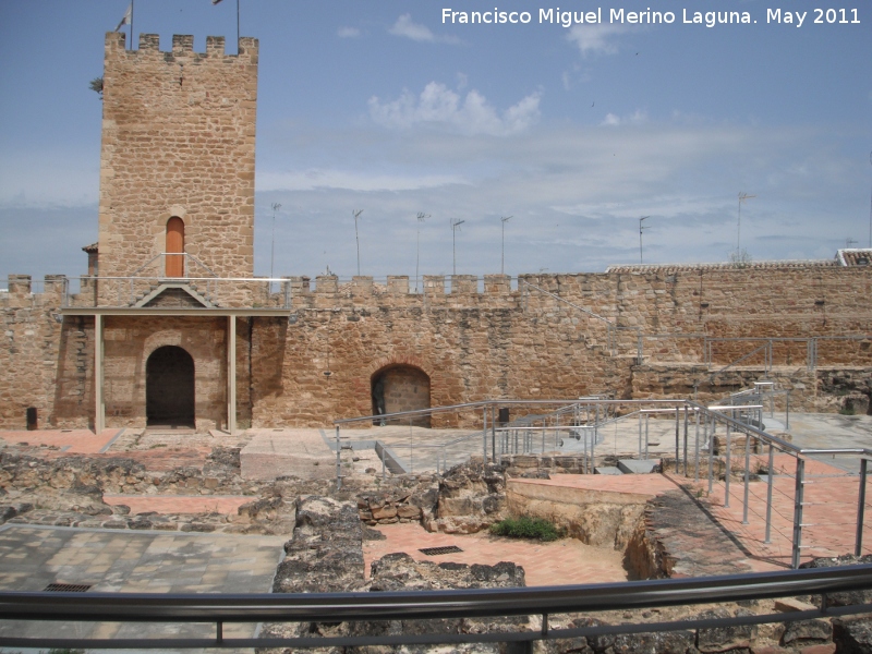 Castillo del Trovador Macias - Castillo del Trovador Macias. Patio de Armas