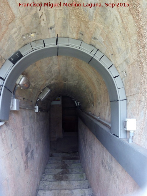 Pantano del Guadalmena - Pantano del Guadalmena. Escaleras de la presa