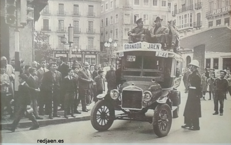 Historia de Jan. Siglo XX - Historia de Jan. Siglo XX. Autobs Granada Jan. Foto antigua