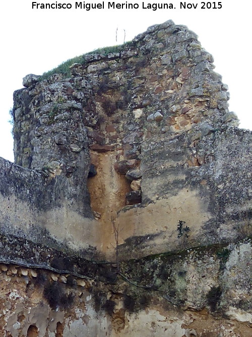 Castillo de la Aragonesa - Castillo de la Aragonesa. Torren circular a intramuros