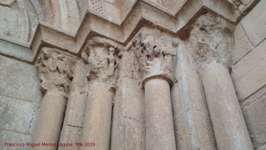 Iglesia de San Miguel Arcngel - Iglesia de San Miguel Arcngel. Capiteles