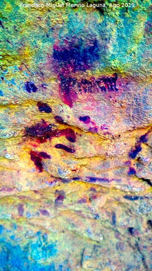 Pinturas rupestres y petroglifos Cueva del Clarillo - Pinturas rupestres y petroglifos Cueva del Clarillo. Tratada con Dstretch