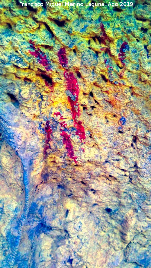 Pinturas rupestres y petroglifos Cueva del Clarillo - Pinturas rupestres y petroglifos Cueva del Clarillo. Tratada con Dstretch