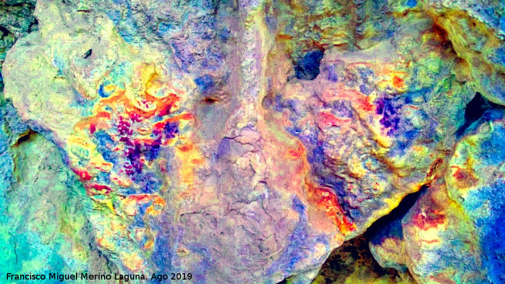 Pinturas rupestres y petroglifos Cueva del Clarillo - Pinturas rupestres y petroglifos Cueva del Clarillo. Tratada con Dstretch