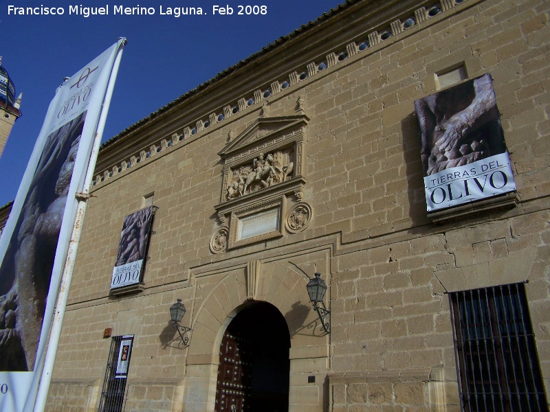 Hospital de Santiago. Fachada - Hospital de Santiago. Fachada. Portada