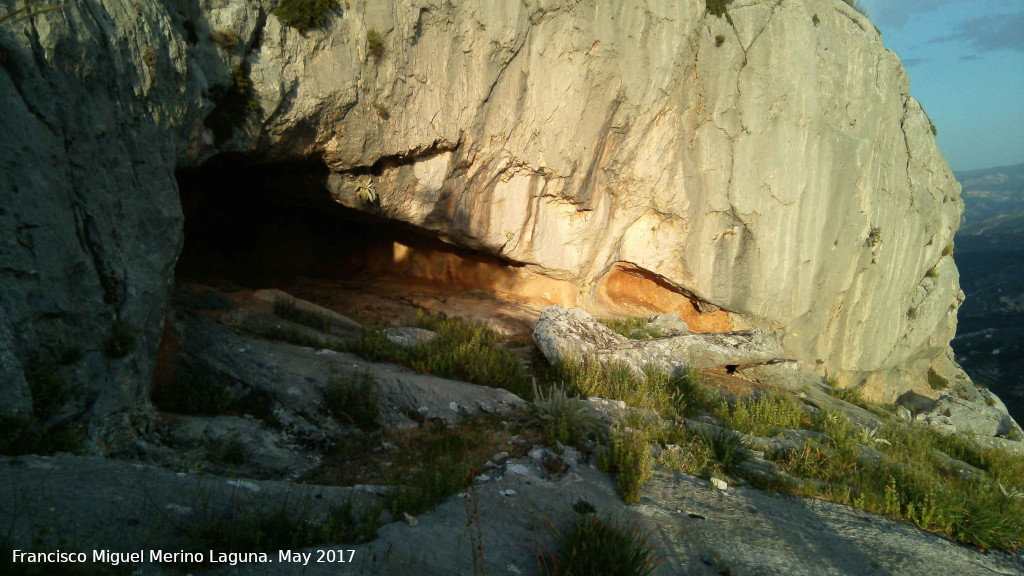 Cazoletas del Abrigo Alto de la Llana - Cazoletas del Abrigo Alto de la Llana. Abrigo