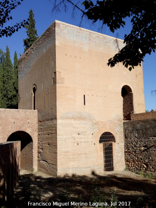 Alhambra. Torre del Agua - Alhambra. Torre del Agua. Intramuros