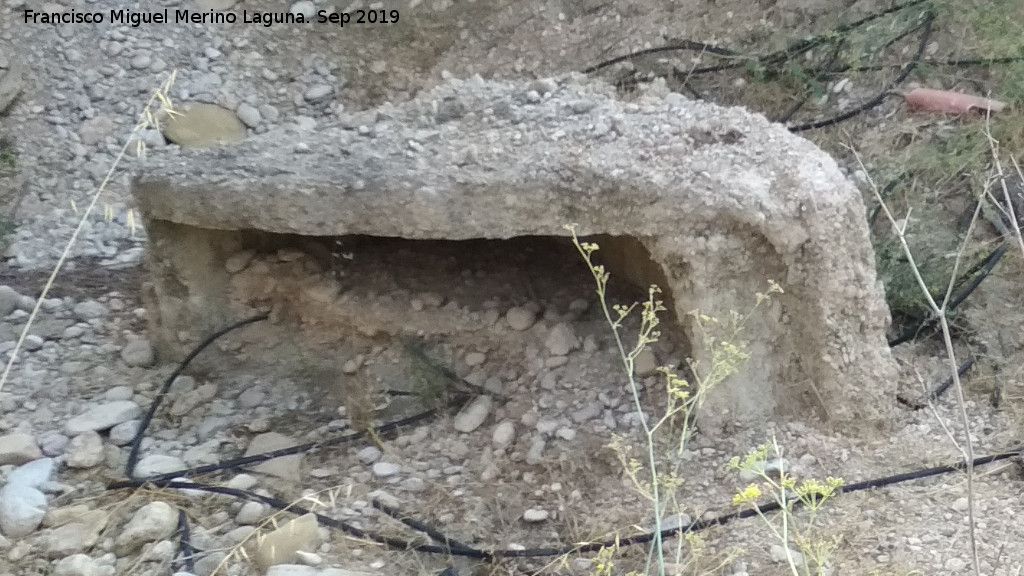 Acueducto de Santo Tom - Acueducto de Santo Tom. Posible resto de cisterna