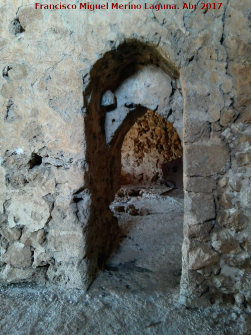Castillo de Torres - Castillo de Torres. Puerta de comunicacin entre habitculos internos