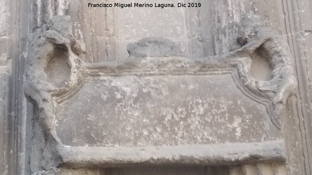 Sacra Capilla de El Salvador del Mundo - Sacra Capilla de El Salvador del Mundo. Detalle de la Portada de Santiago