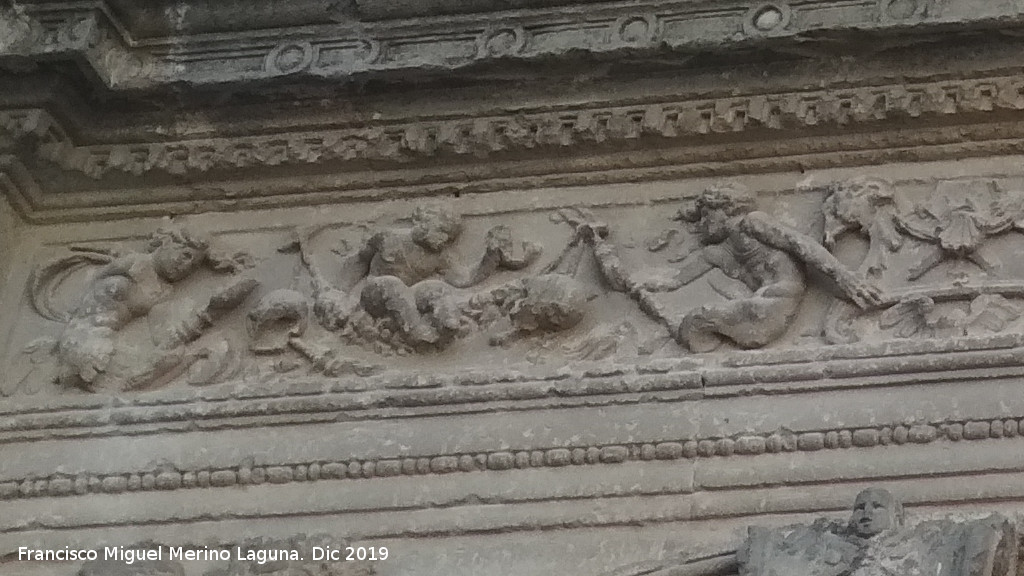 Sacra Capilla de El Salvador del Mundo - Sacra Capilla de El Salvador del Mundo. Detalle de la Portada de Santiago